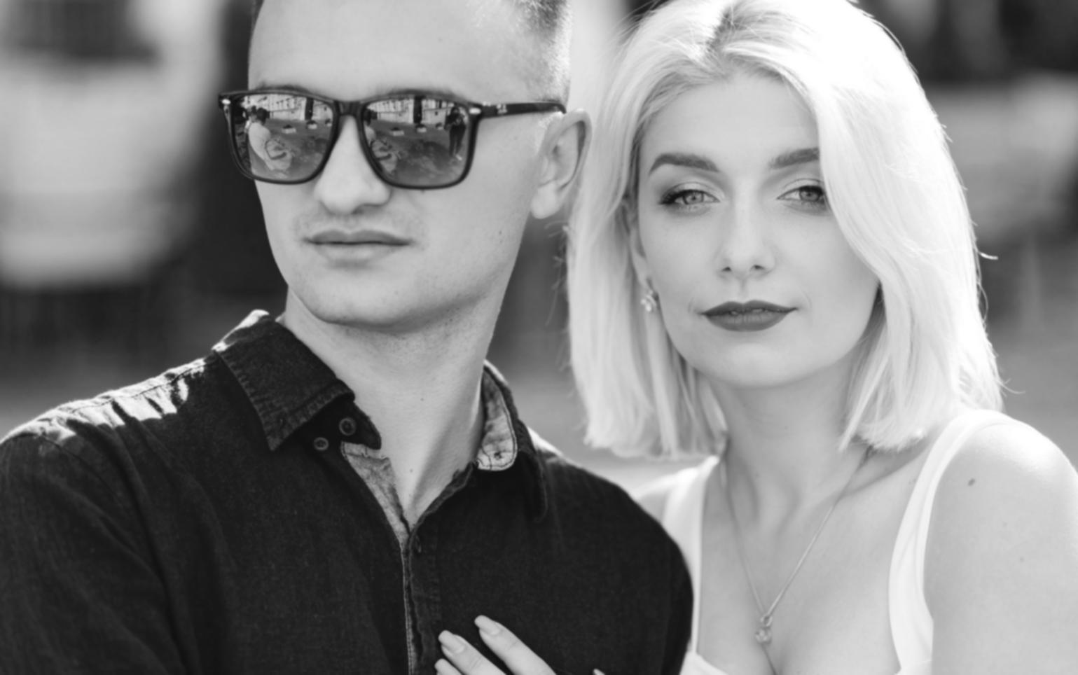 Praktische Übungen im Make-up Kurs mit professioneller Anleitung